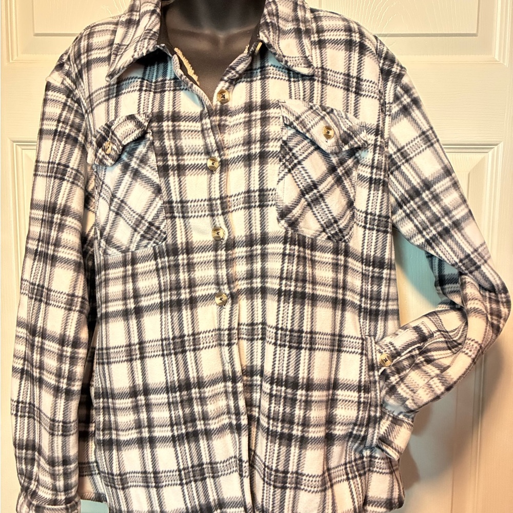💜Sage Collective Plaid Lined Button-Up Shacket